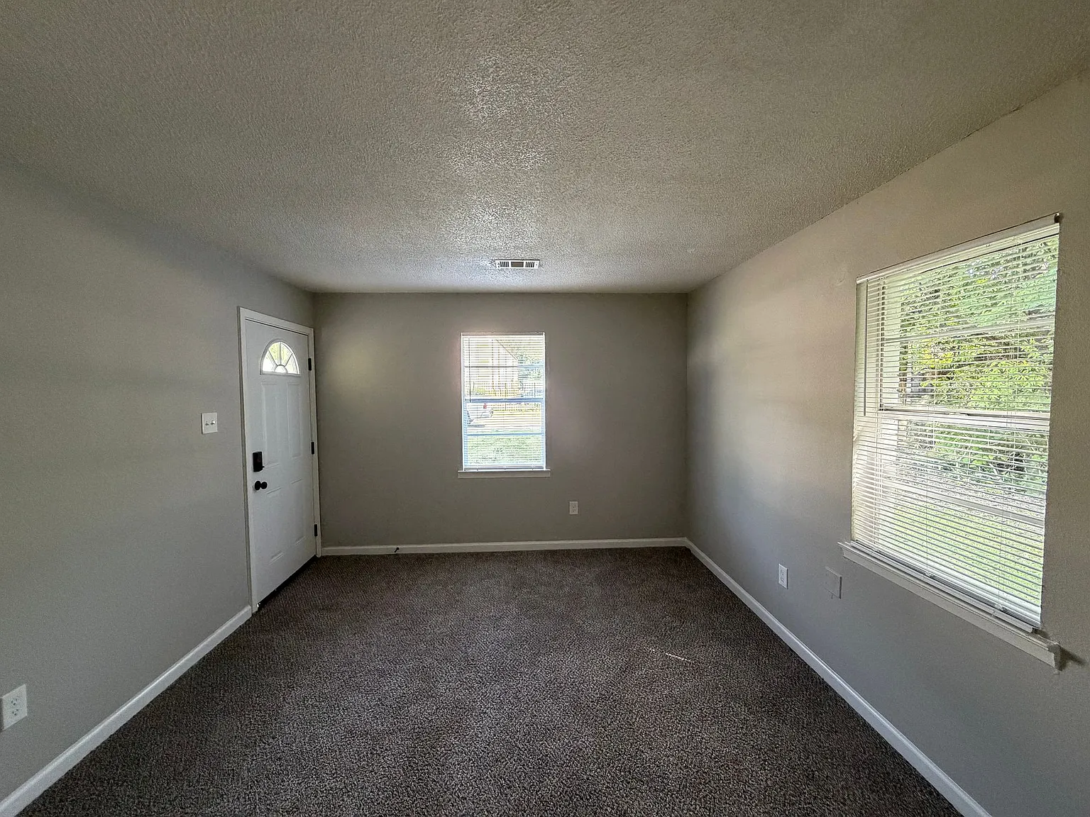 451 Flynn Rd — Photo 4