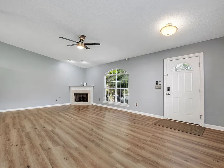 2432 Needle Palm Way — Photo 4