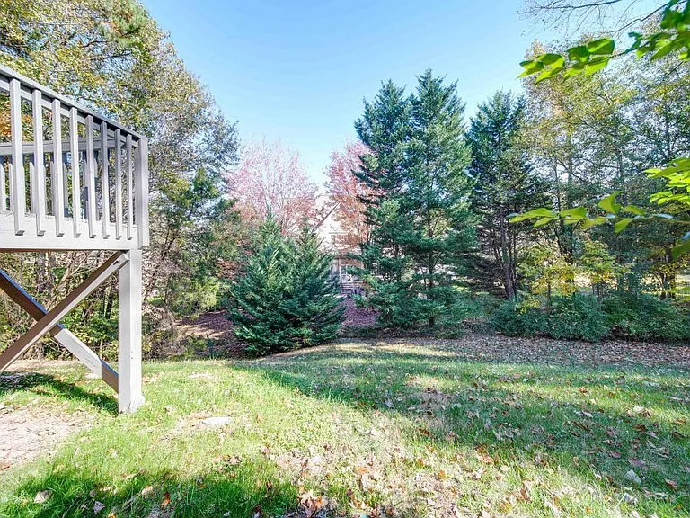 15005 Rothesay Dr — Photo 2