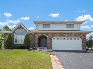 40 Red Barn Rd, Matteson, IL 60443