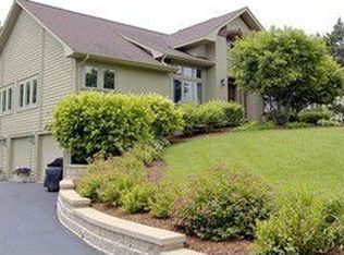 38W715 Bonnie Ct, St Charles, IL 60175