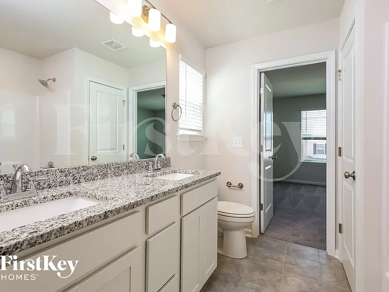 614 Goldburn Way — Photo 13