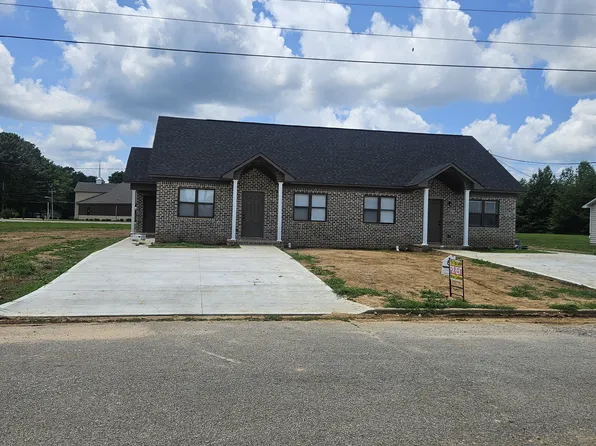 111 Woodberry St #L & R, Bolivar, TN 38008