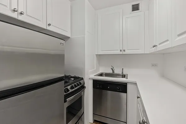 Rented by Byson Real Estate Company | media 13