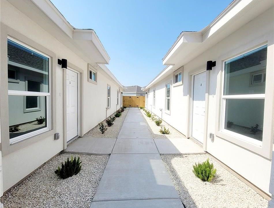 2nd image of 3803 Las Vistas Ln #1