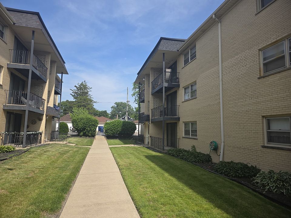 1st image of 2041 N Harlem Ave APT 3E