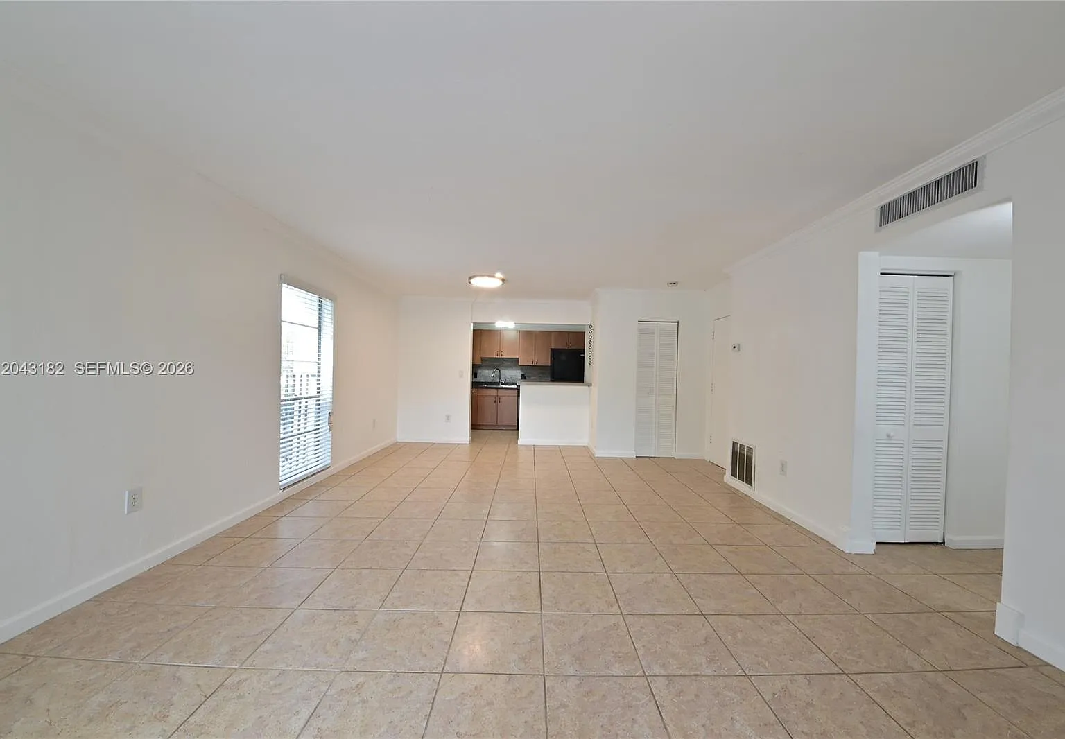 Dadeland Grove Condo — Photo 3