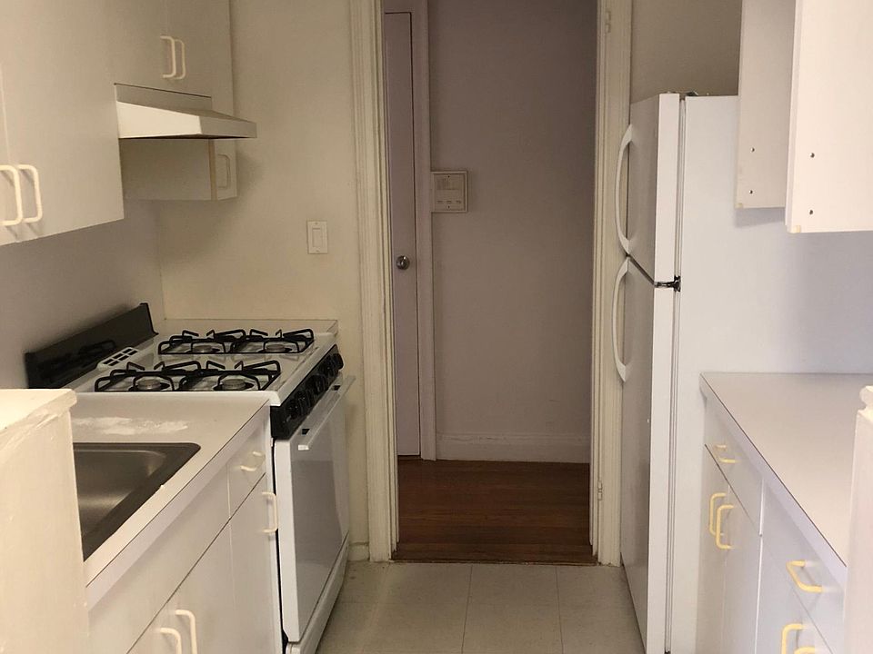 1st image of 300 Hayward Ave APT 4T