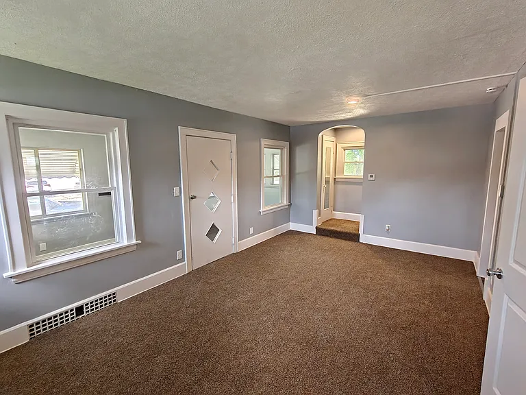 886 Stoner St — Photo 6