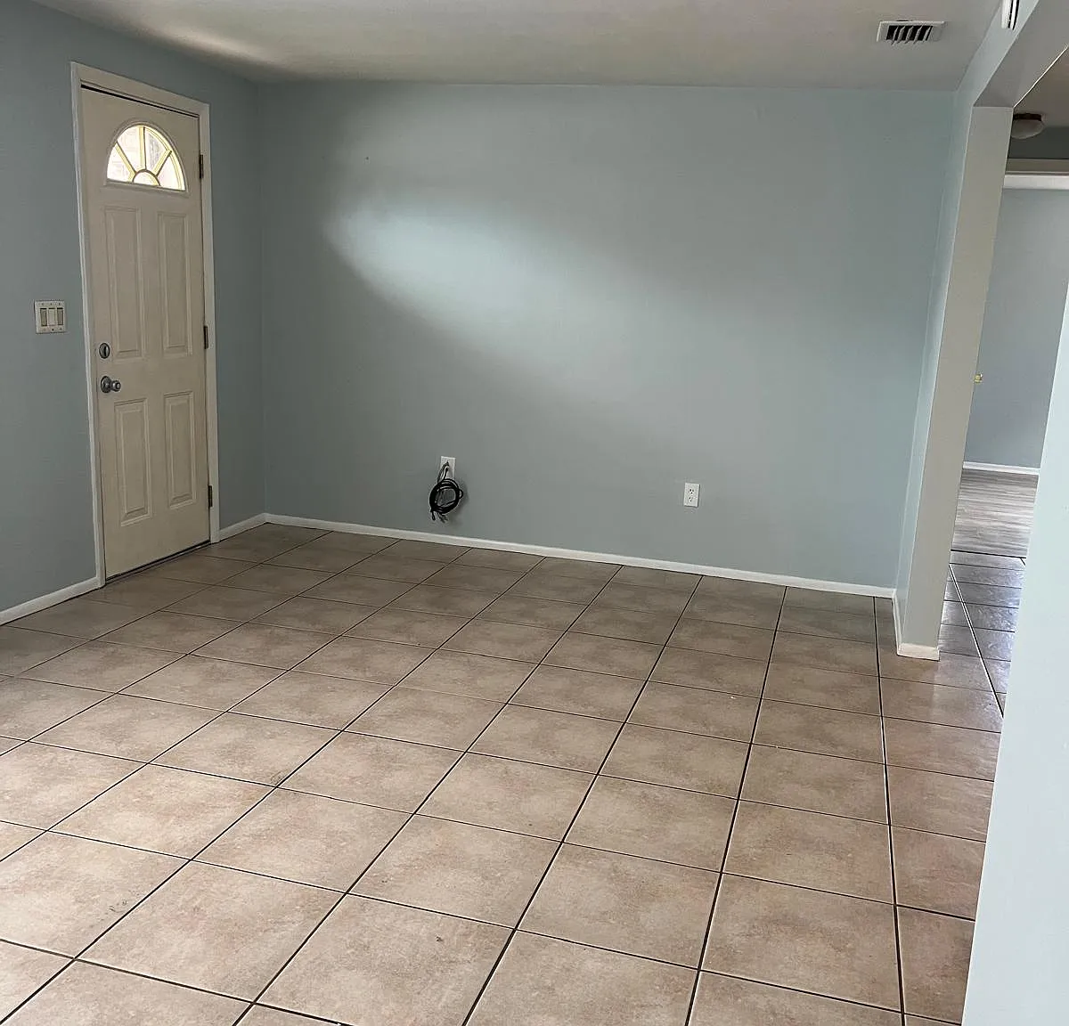 2 bed, 1016 sqft, $1,650 — Photo 1