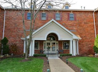 567 Sarah Ln APT 301, Creve Coeur, MO