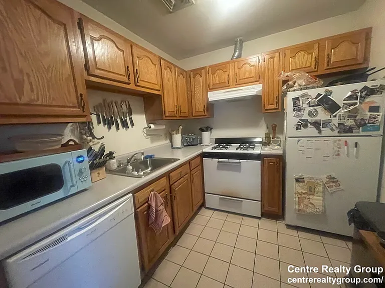 197 Newton St #3 — Photo 6