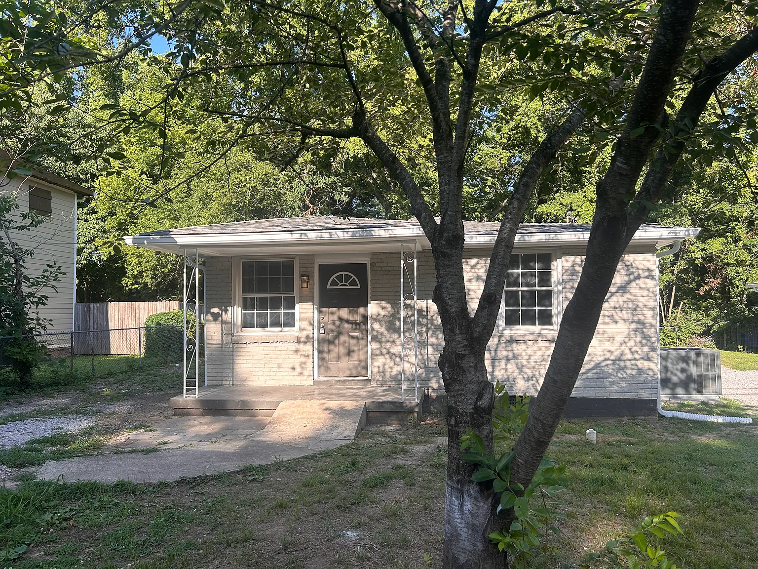 2 bed, 1000 sqft, $2,200 — Photo 1