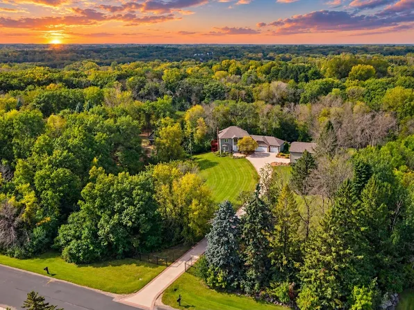22530 Forest Ridge Dr, Lakeville, MN 55044