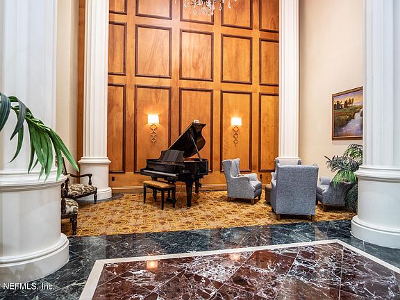 3rd image of 400 BAY Street #1601
