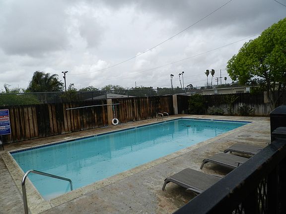 5th image of 390 N 1st St N #24