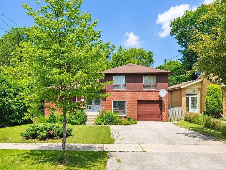 114 Connaught Ave — Photo 5