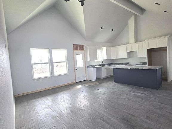 4th image of 123 Ranchero