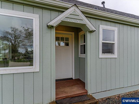 5th image of 809 SW Ash St