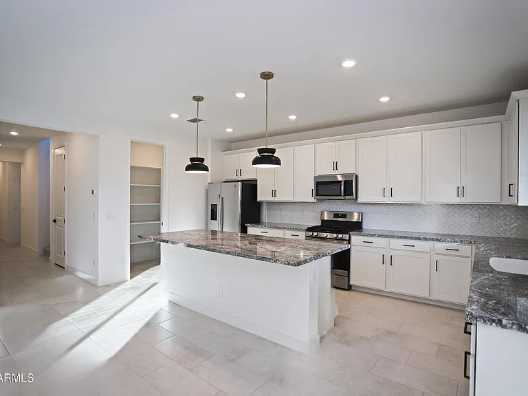 773 W Lark Dr — Photo 11