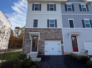 61 Basswood St, Berlin, NJ 08009