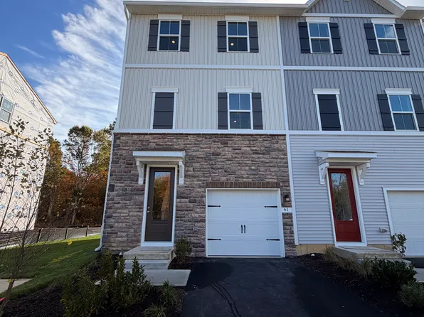 61 Basswood St, Berlin, NJ 08009