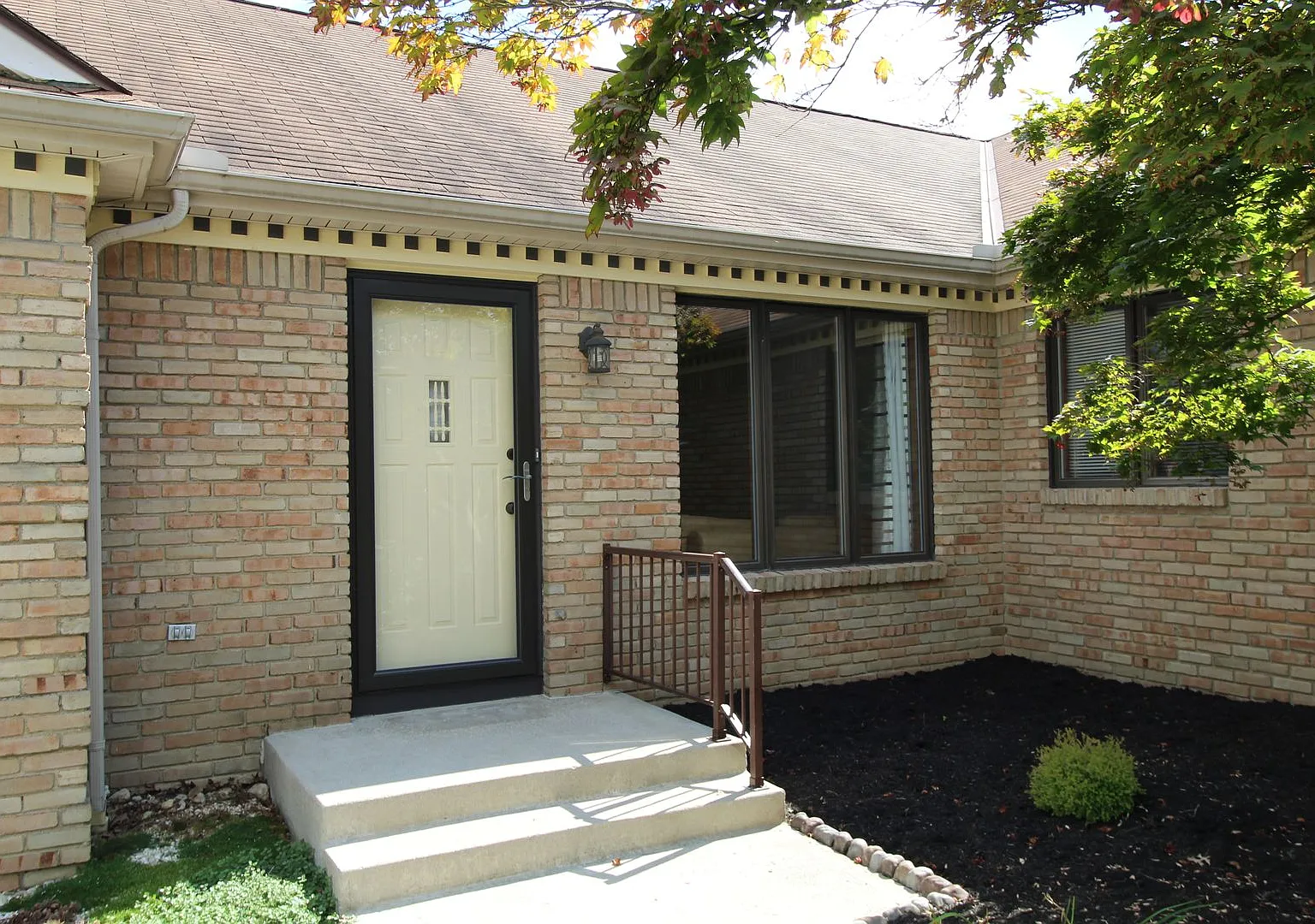 Bayswater Dr. — Photo 4