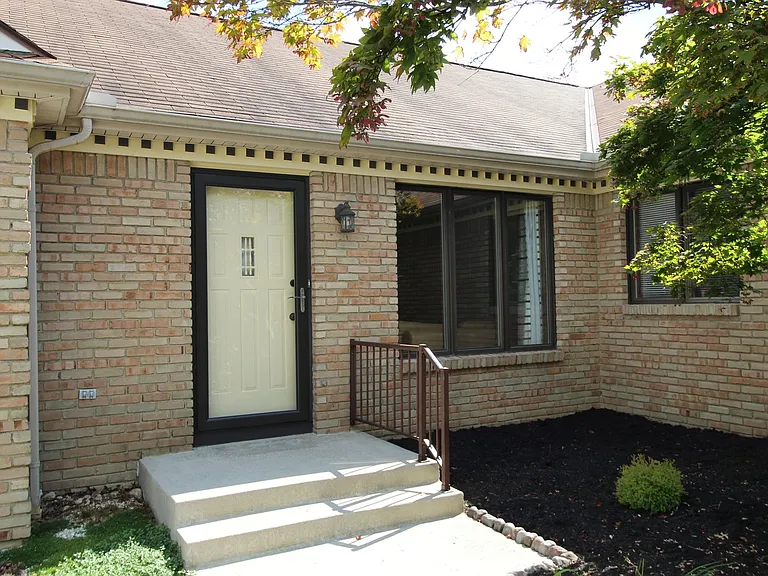 Bayswater Dr. — Photo 4