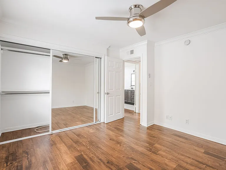 4070 Redwood Ave — Photo 12