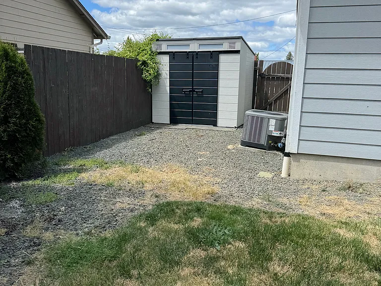 645 Wilson Ave — Photo 14