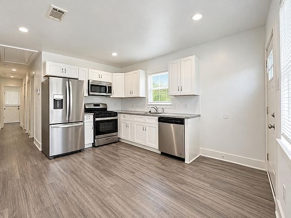 5th image of 724 E 39th St #B