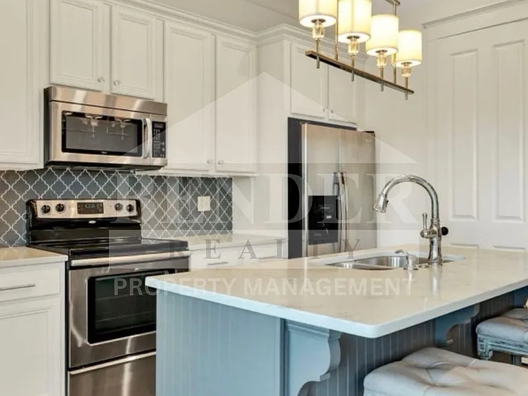 2405 Spring Creek Blvd NE — Photo 5