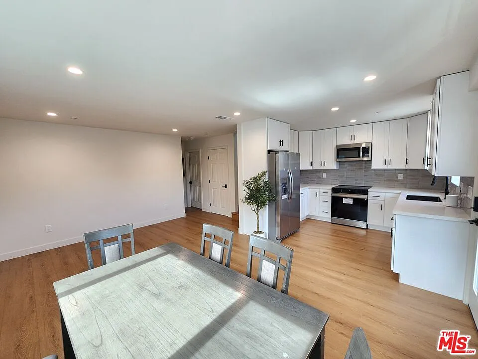 4 bed, 3.0 bath, 1775 sqft, $4,600 — Photo 3