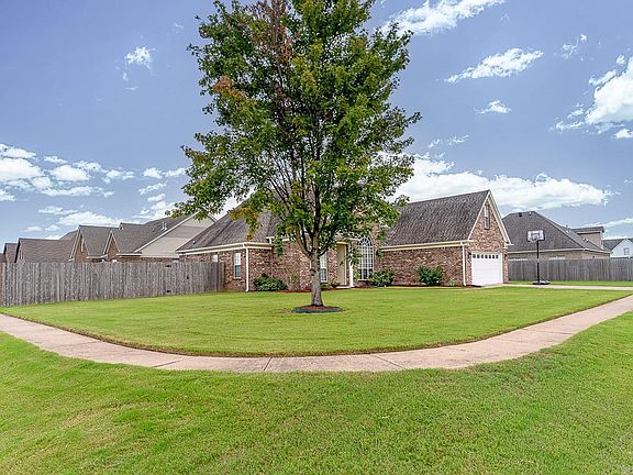 5th image of 837 Belle Rive Dr