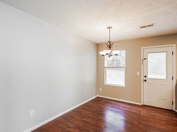 5th image of 2735 Sutherland Dr