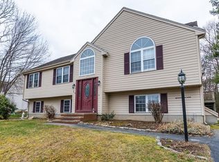 15 Ridgewood Dr, Taunton, MA 02780
