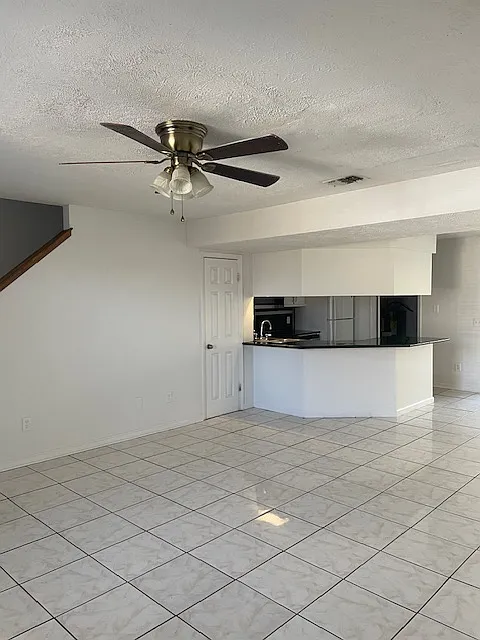 1212 Stephens Dr #2