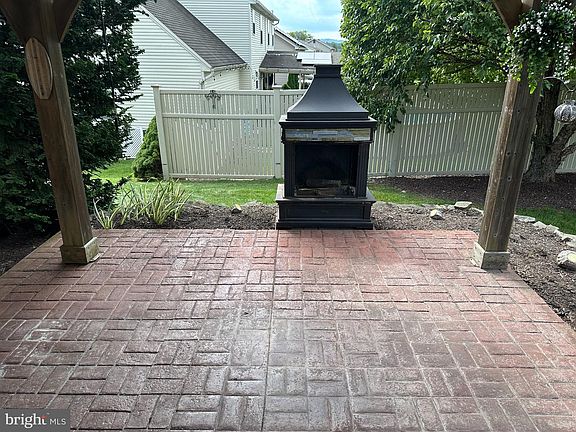 4th image of 321 Braddock Dr