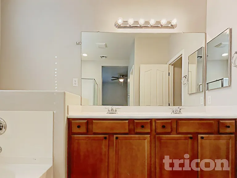 45209 W Miraflores St — Photo 9