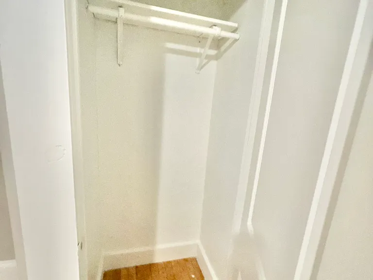 2186 W 10th St #3 — Photo 11