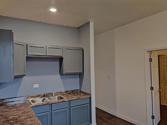 5th image of 1518 E 69th St #1