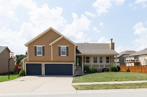 1504 SE Dalton Dr Photo 1