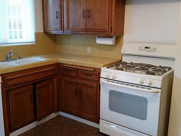 3rd image of 309 S Glenwood Pl