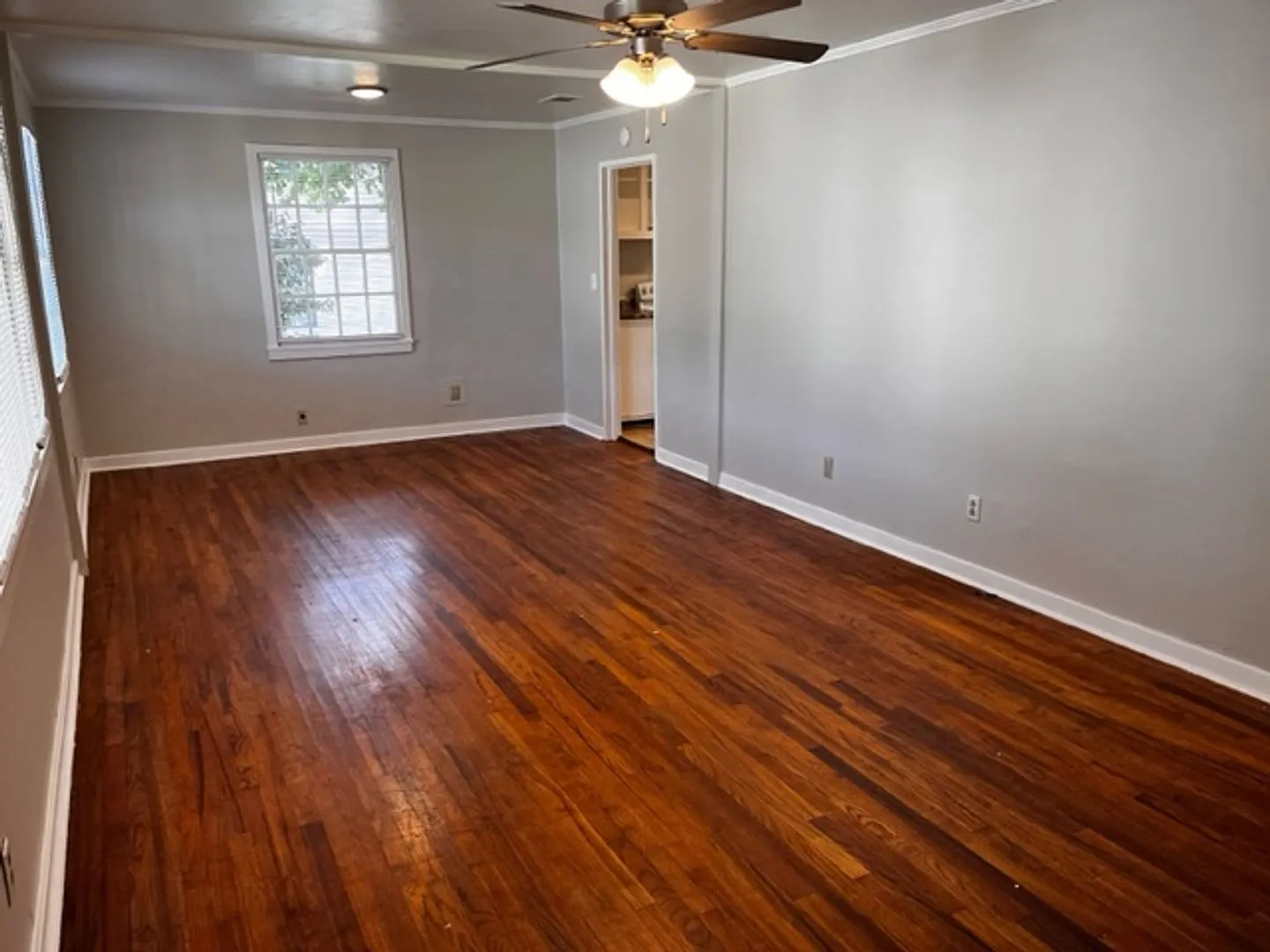 Charming 3BR/1BA Home Near VSU w/ Upgraded Kitchen & Hardwood Floors! — Photo 2