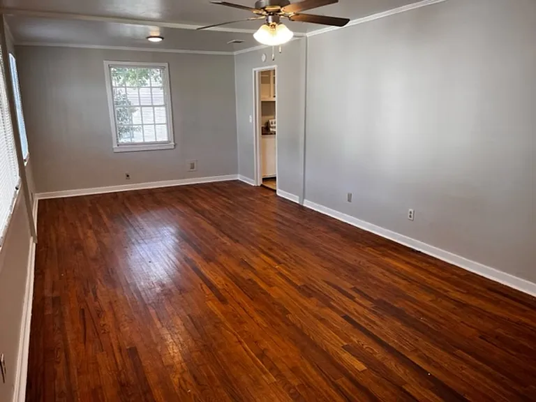 909 Blanton St — Photo 2