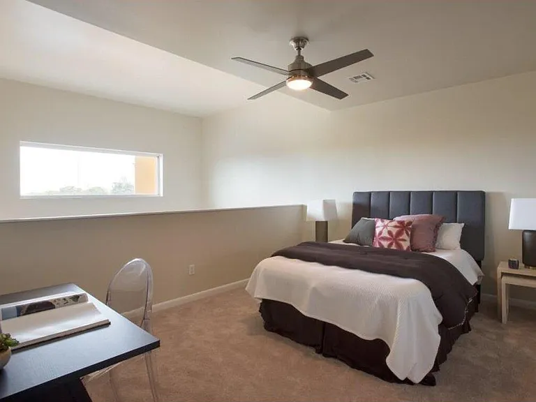 1200 E 11th St #202 — Photo 12