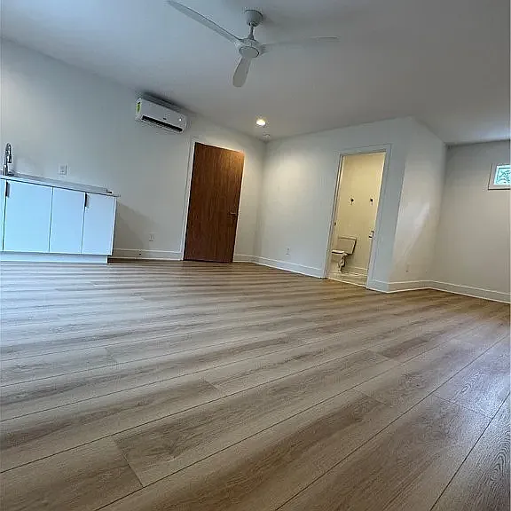 Studio, 375 sqft, $1,200 — Photo 4