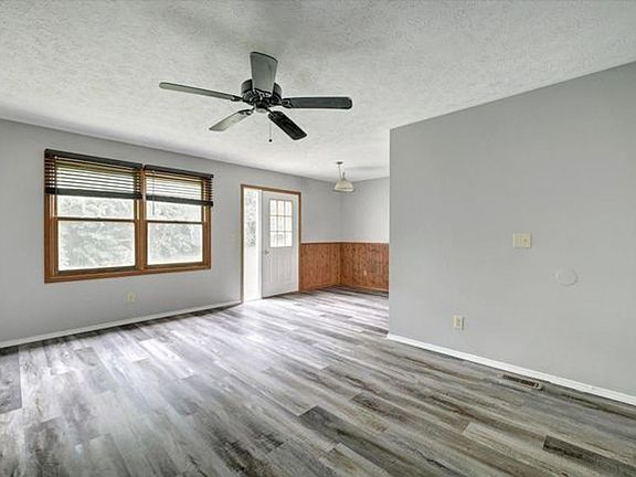 4th image of 5903 S Wallace Ct
