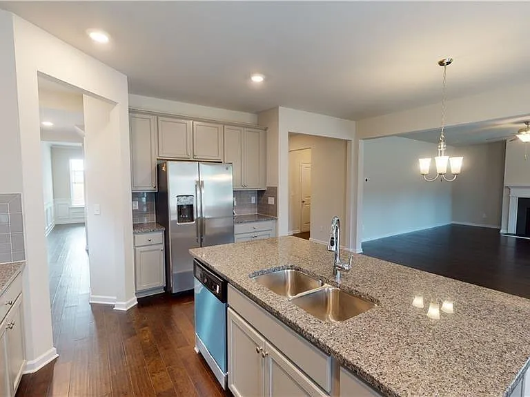 3742 Richmond Bnd — Photo 2