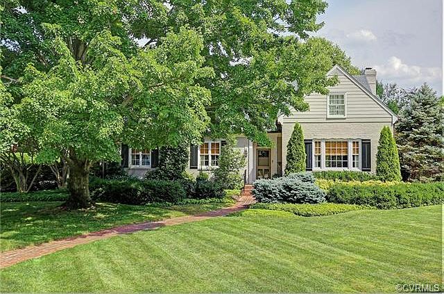 1st image of 13 Greenway Ln